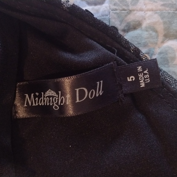 A black white and silver halter top with back zipper and cups, midrift - Picture 3 of 6